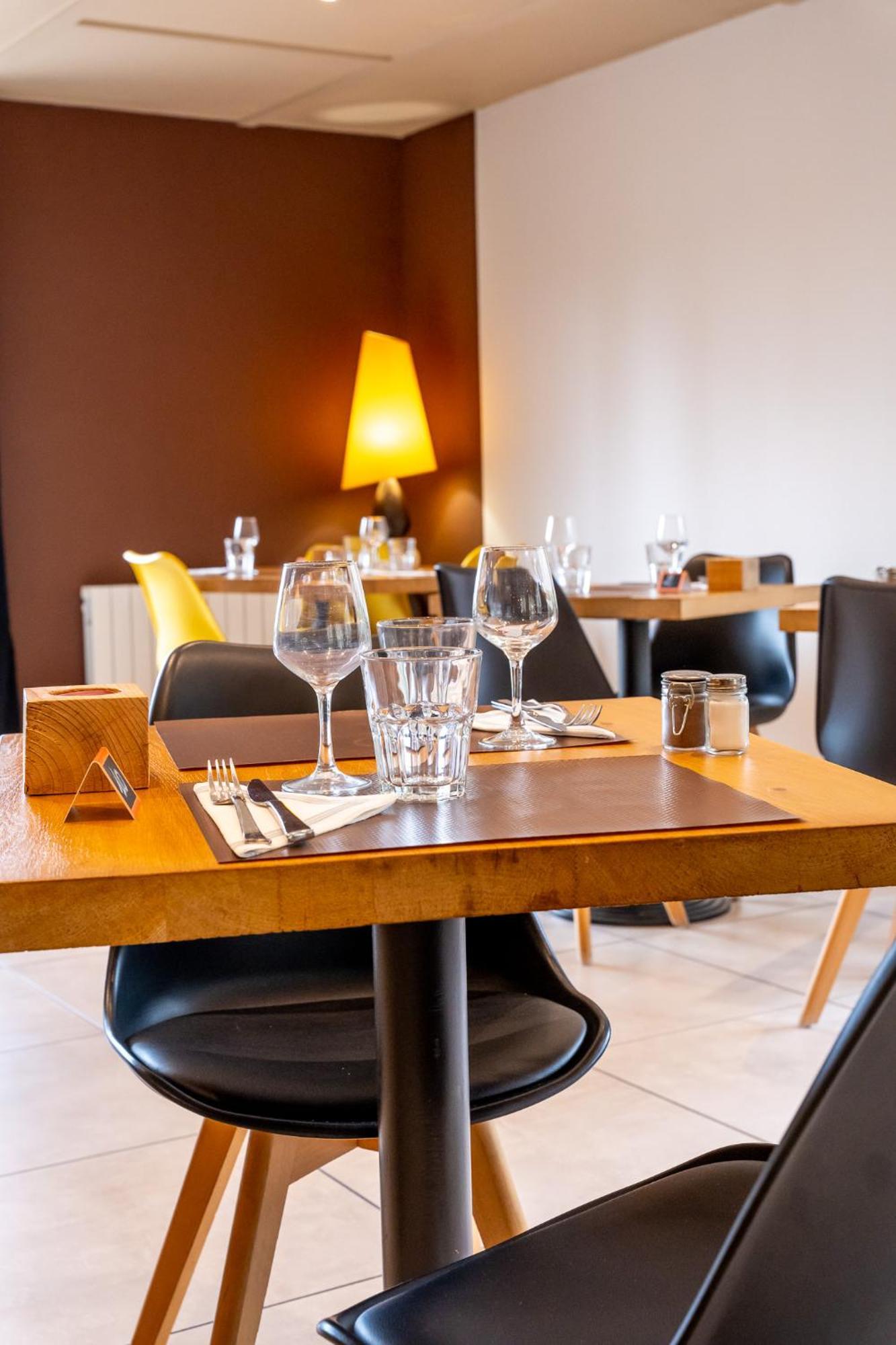 Kyriad Hotel 3*